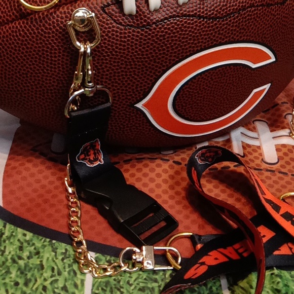 CHICAGO BEARS LIMITED EDITION HANDMADE Football Purse (GOOOOO BEARS) 🏈 - Picture 6 of 13